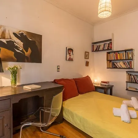 Art Deco Spacious Close To Centre Apartment Athens